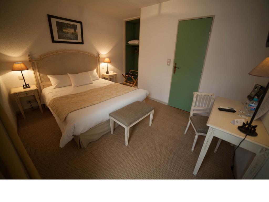 Le Clos Saint Martin Hotel Sancerre Room photo
